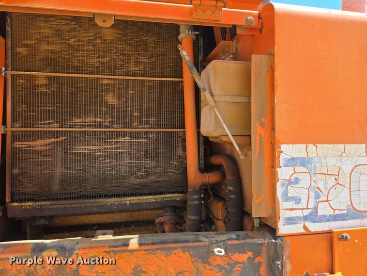 image for item ED2130 1998 Daewoo DH320 excavator