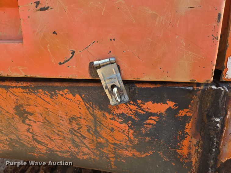 image for item ED2130 1998 Daewoo DH320 excavator