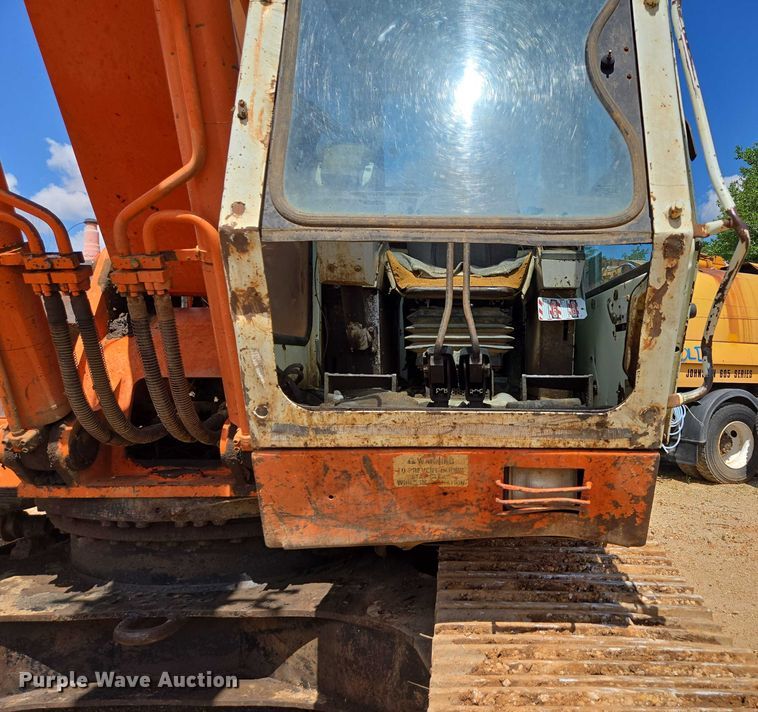 image for item ED2130 1998 Daewoo DH320 excavator