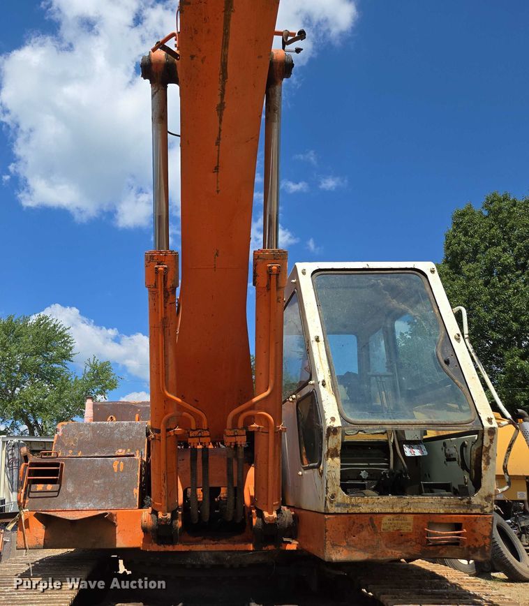 image for item ED2130 1998 Daewoo DH320 excavator