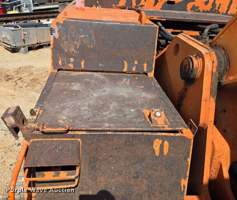 image for item ED2130 1998 Daewoo DH320 excavator