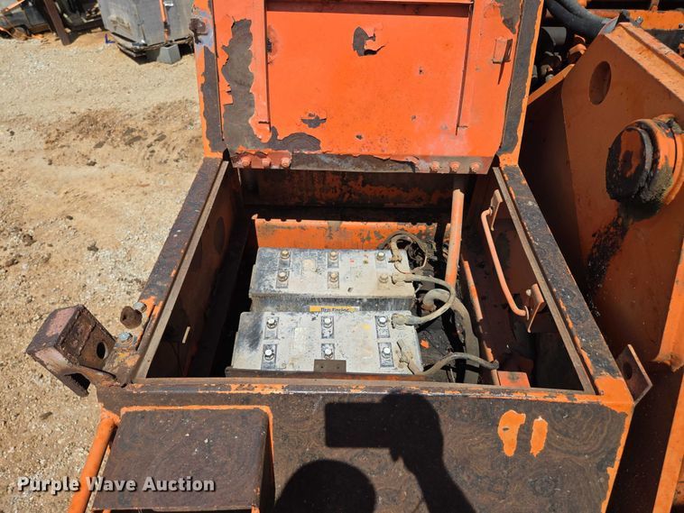 image for item ED2130 1998 Daewoo DH320 excavator