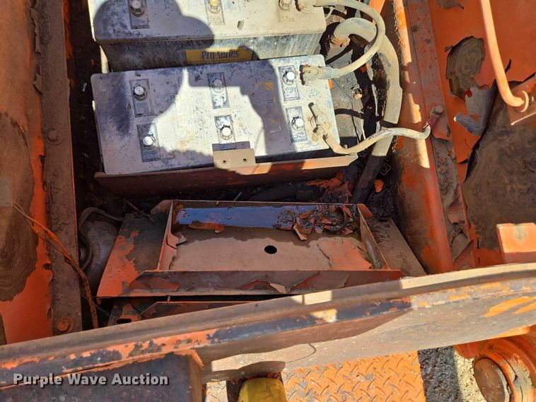 image for item ED2130 1998 Daewoo DH320 excavator