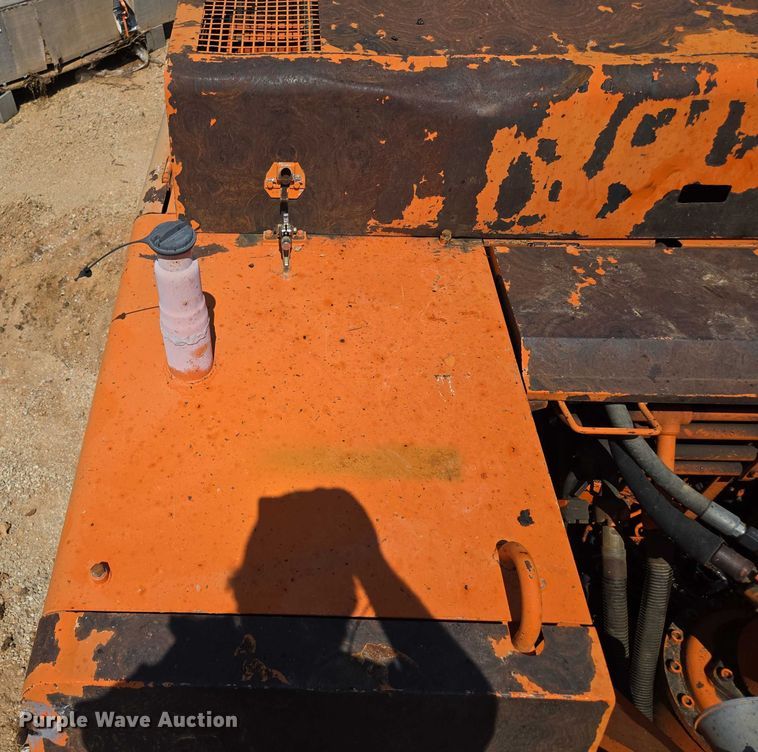 image for item ED2130 1998 Daewoo DH320 excavator