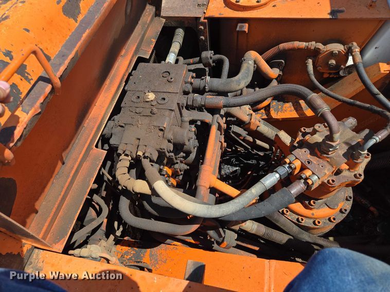 image for item ED2130 1998 Daewoo DH320 excavator