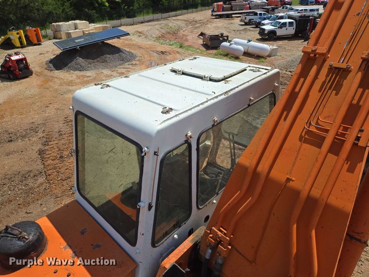 image for item ED2130 1998 Daewoo DH320 excavator