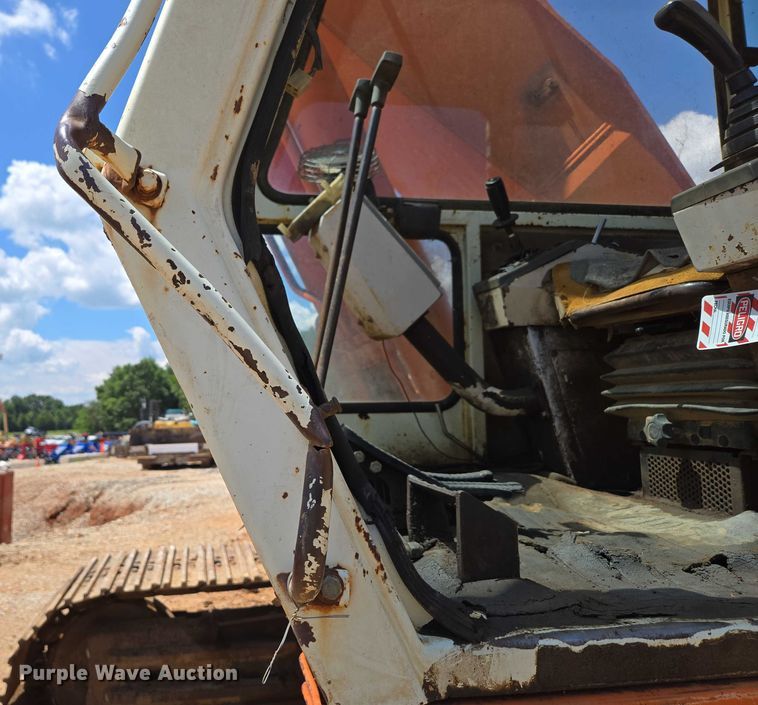 image for item ED2130 1998 Daewoo DH320 excavator