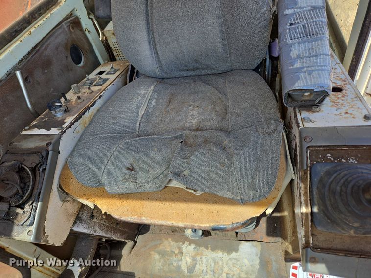 image for item ED2130 1998 Daewoo DH320 excavator