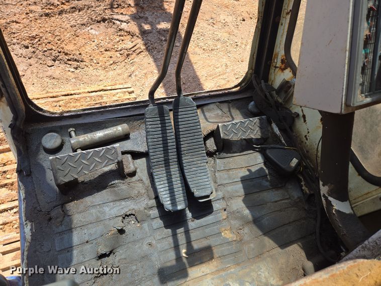 image for item ED2130 1998 Daewoo DH320 excavator