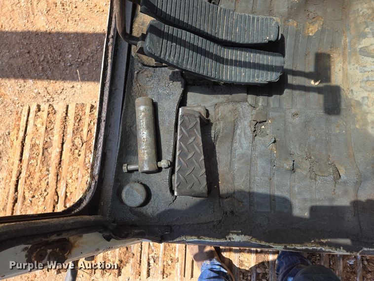 image for item ED2130 1998 Daewoo DH320 excavator