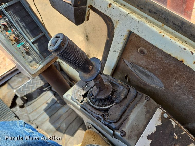 image for item ED2130 1998 Daewoo DH320 excavator