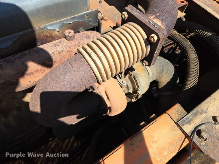 image for item ED2130 1998 Daewoo DH320 excavator