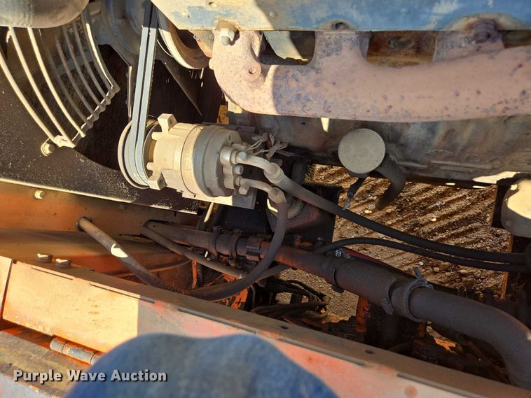 image for item ED2130 1998 Daewoo DH320 excavator