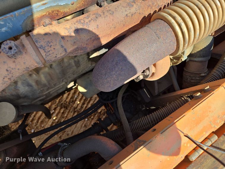 image for item ED2130 1998 Daewoo DH320 excavator