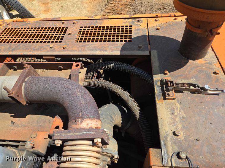 image for item ED2130 1998 Daewoo DH320 excavator