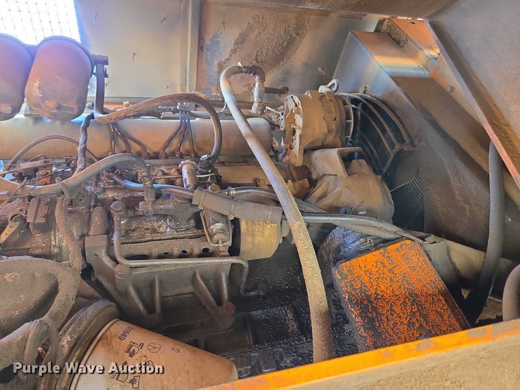 image for item ED2130 1998 Daewoo DH320 excavator