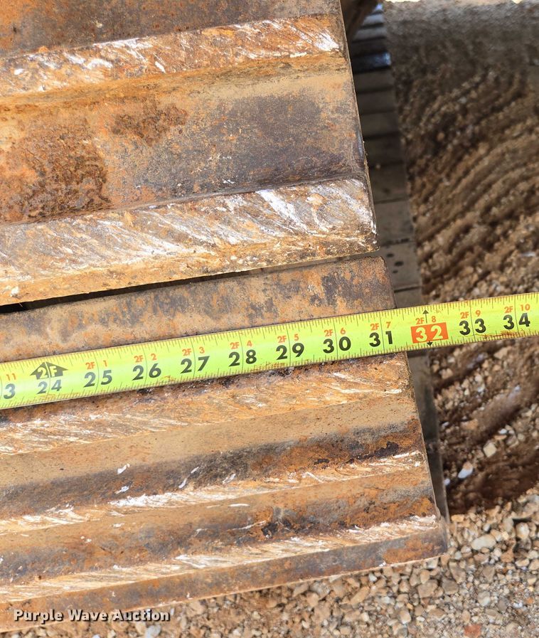 image for item ED2130 1998 Daewoo DH320 excavator