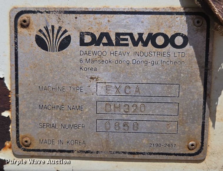 image for item ED2130 1998 Daewoo DH320 excavator