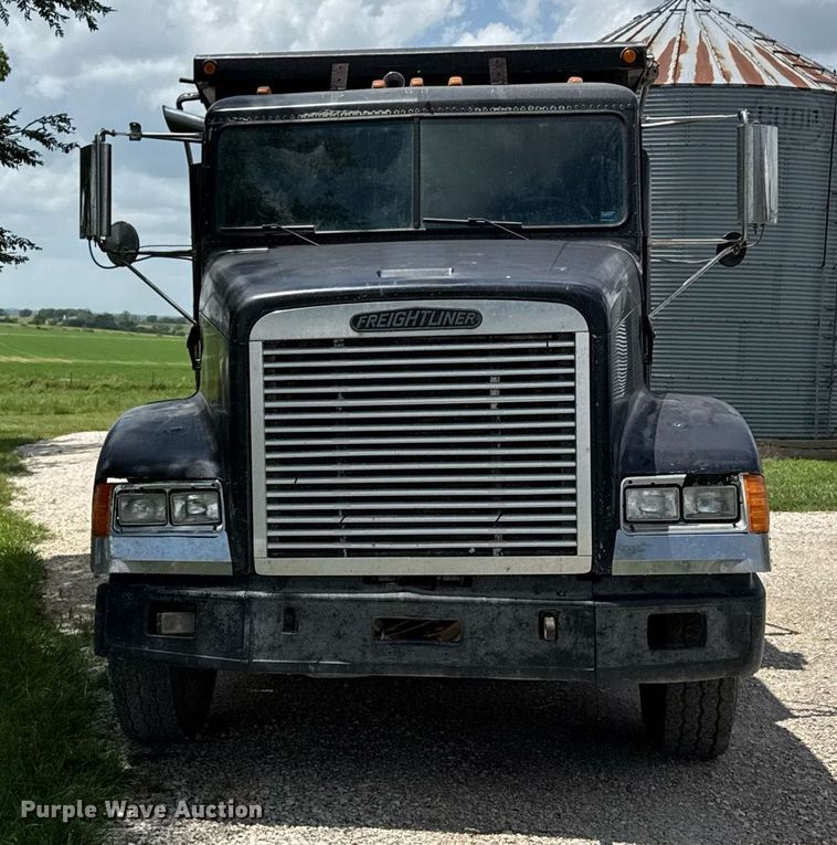 image for item ED4243 1996 Freightliner FLD dump truck