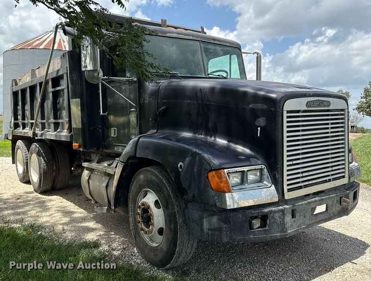 image for item ED4243 1996 Freightliner FLD dump truck