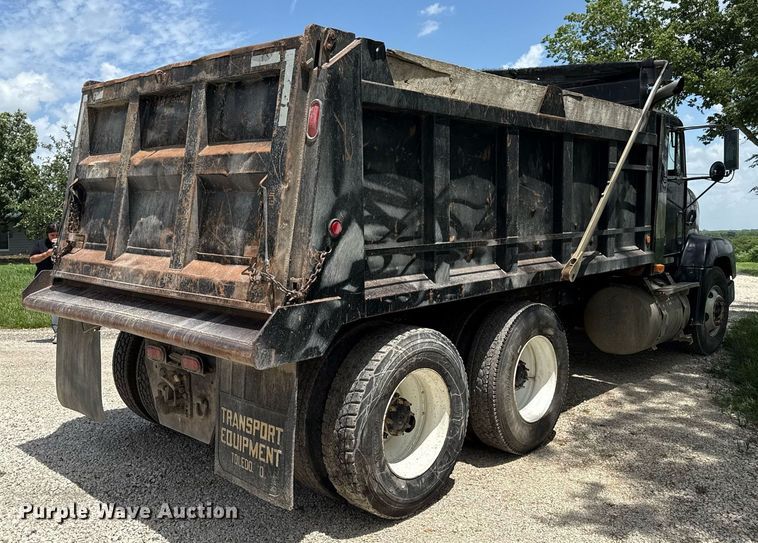 image for item ED4243 1996 Freightliner FLD dump truck