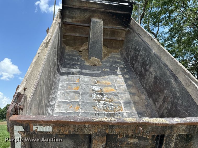 image for item ED4243 1996 Freightliner FLD dump truck