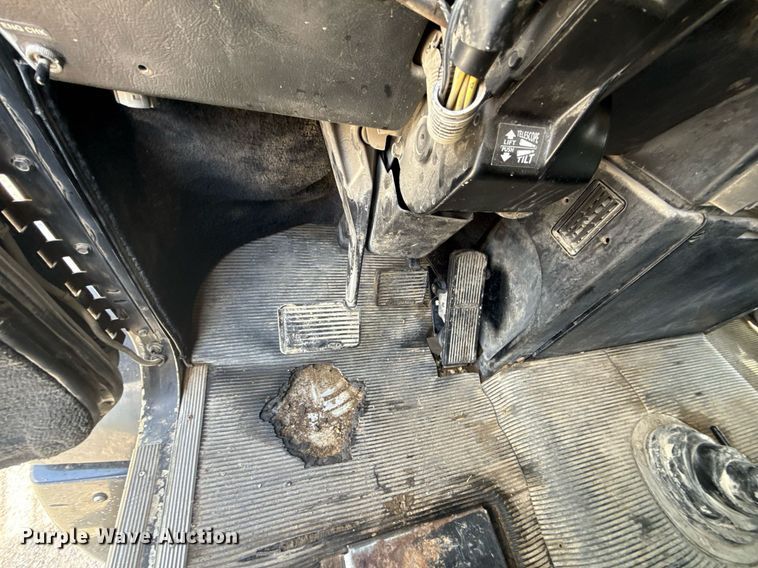 image for item ED4243 1996 Freightliner FLD dump truck