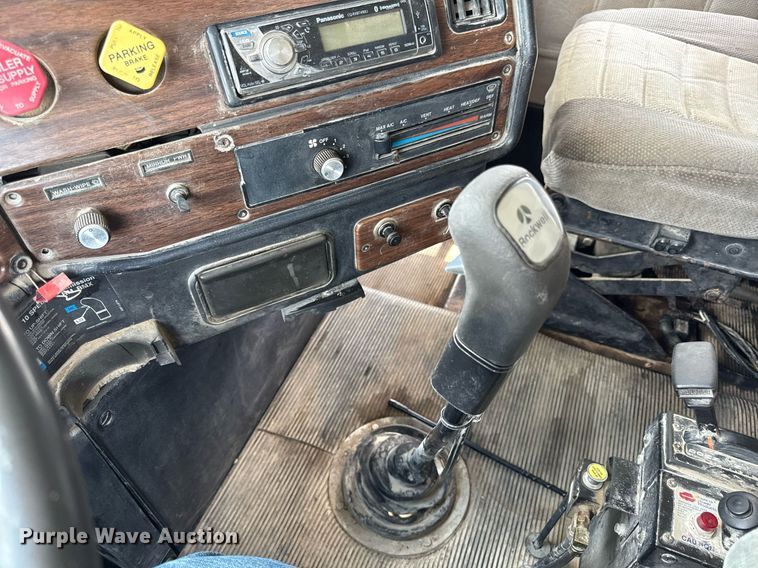 image for item ED4243 1996 Freightliner FLD dump truck