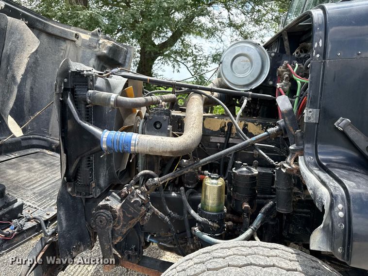 image for item ED4243 1996 Freightliner FLD dump truck