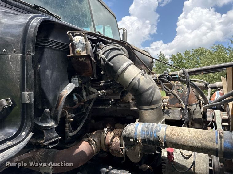 image for item ED4243 1996 Freightliner FLD dump truck