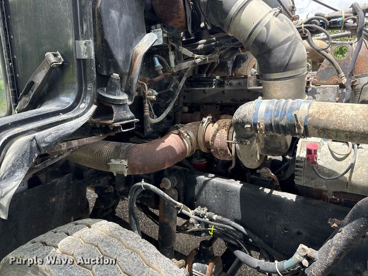 image for item ED4243 1996 Freightliner FLD dump truck