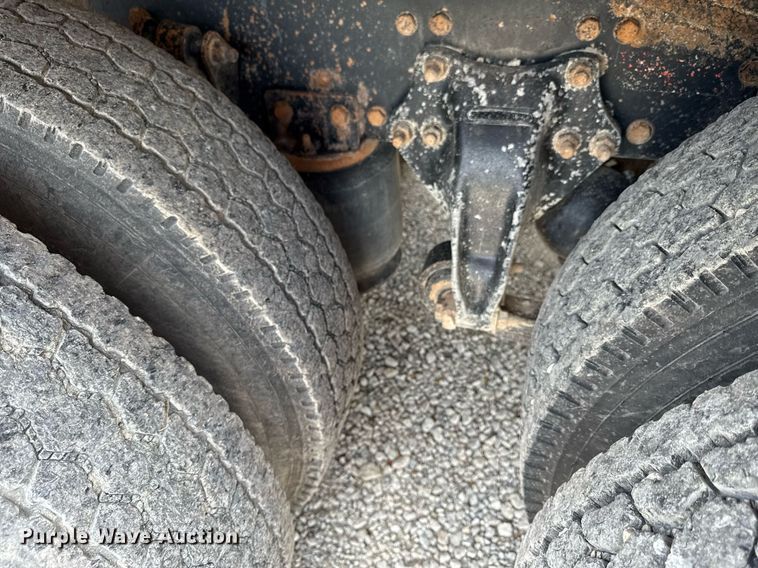 image for item ED4243 1996 Freightliner FLD dump truck