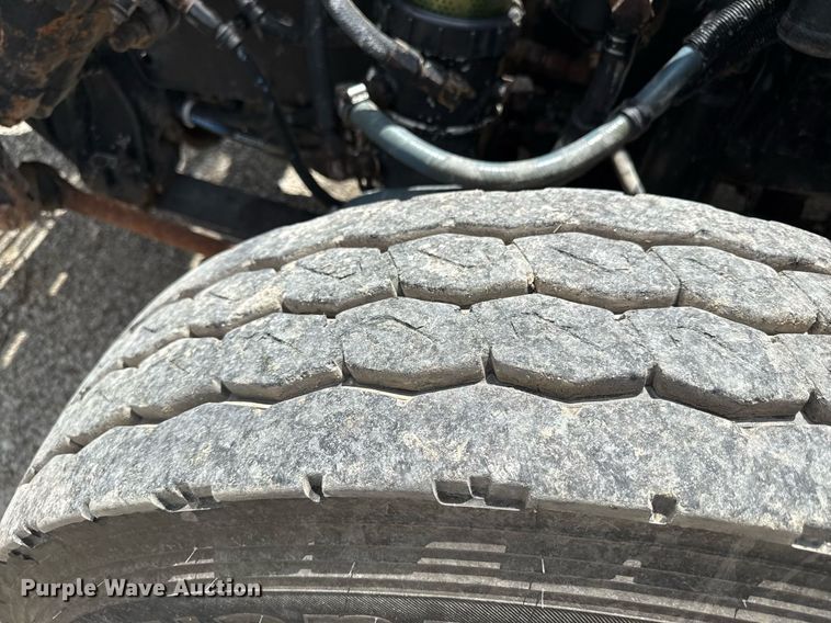 image for item ED4243 1996 Freightliner FLD dump truck