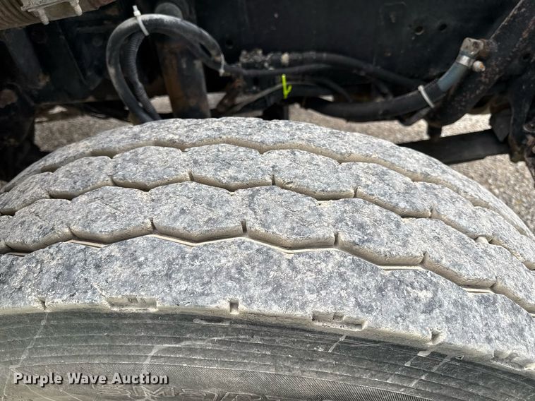 image for item ED4243 1996 Freightliner FLD dump truck