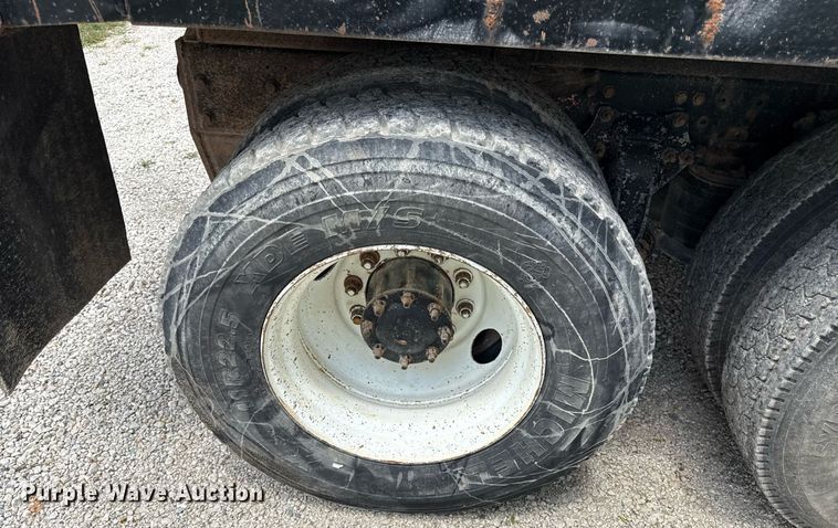 image for item ED4243 1996 Freightliner FLD dump truck