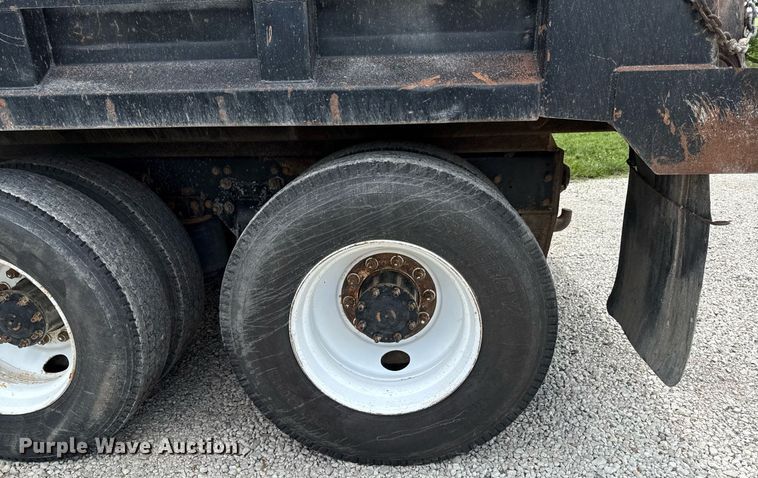 image for item ED4243 1996 Freightliner FLD dump truck