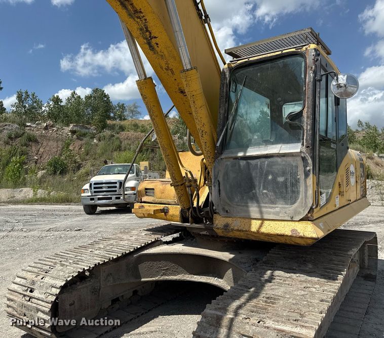 image for item ED4257 2003 Komatsu PC200LC-7L excavator