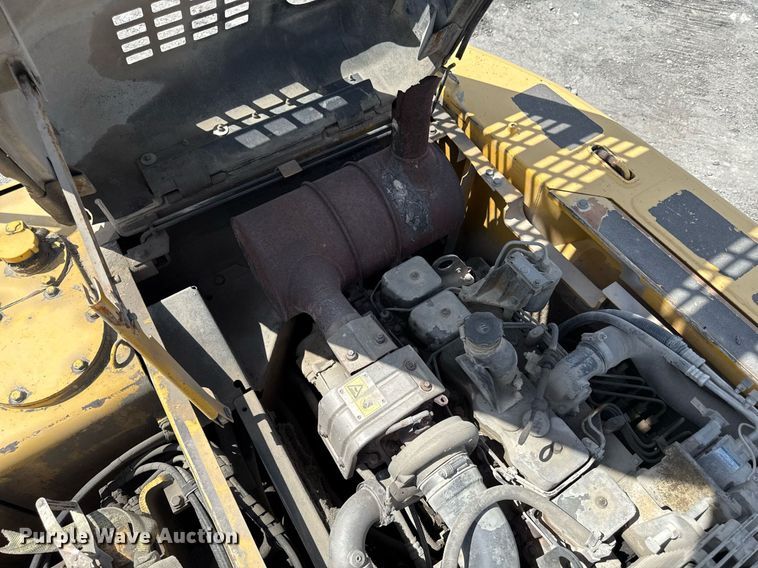 image for item ED4257 2003 Komatsu PC200LC-7L excavator