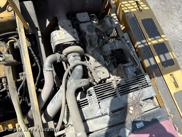 image for item ED4257 2003 Komatsu PC200LC-7L excavator