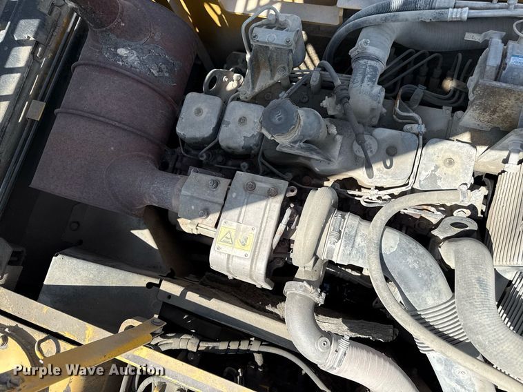 image for item ED4257 2003 Komatsu PC200LC-7L excavator