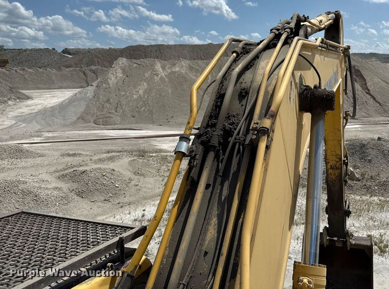 image for item ED4257 2003 Komatsu PC200LC-7L excavator