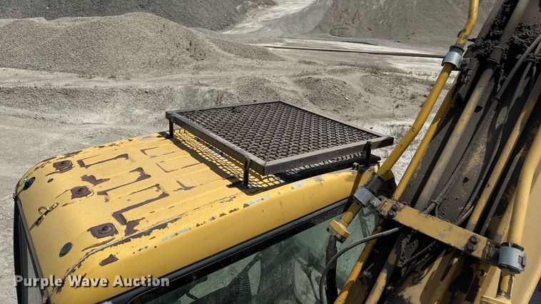 image for item ED4257 2003 Komatsu PC200LC-7L excavator