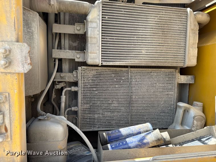 image for item ED4257 2003 Komatsu PC200LC-7L excavator