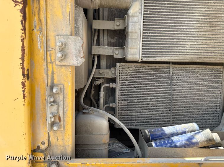 image for item ED4257 2003 Komatsu PC200LC-7L excavator