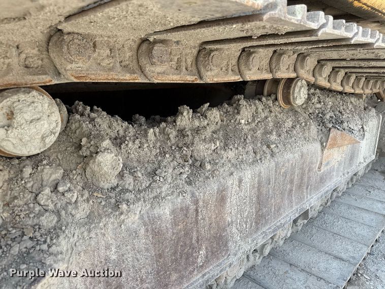 image for item ED4257 2003 Komatsu PC200LC-7L excavator