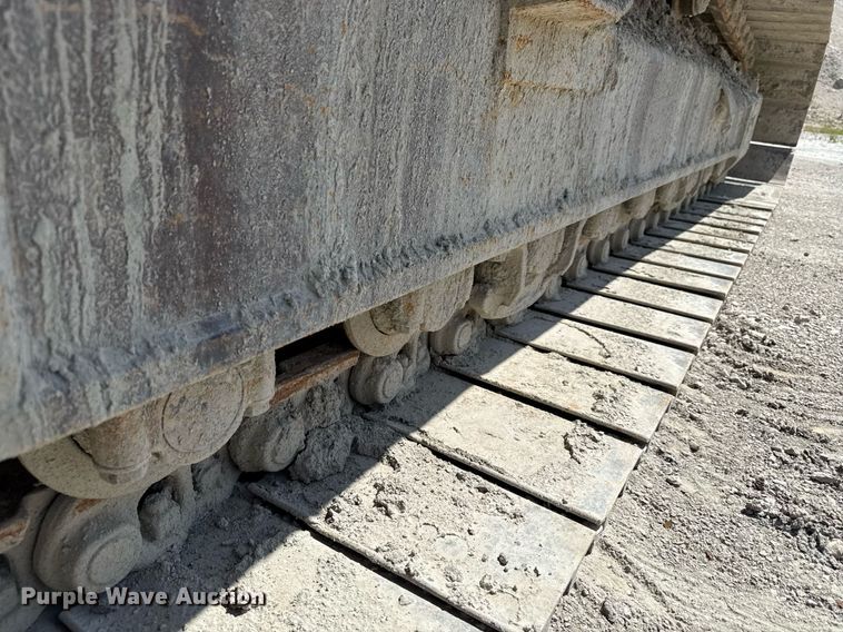 image for item ED4257 2003 Komatsu PC200LC-7L excavator