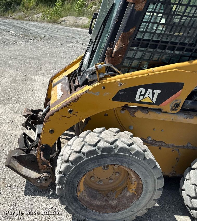 image for item ED4258 2012 Caterpillar 226B3 skid steer loader