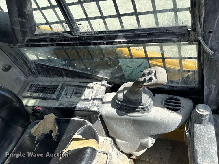 image for item ED4258 2012 Caterpillar 226B3 skid steer loader