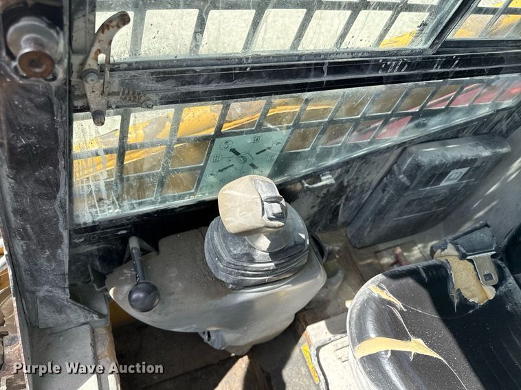 image for item ED4258 2012 Caterpillar 226B3 skid steer loader