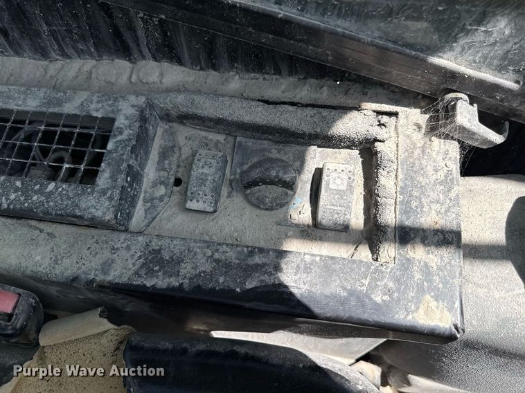 image for item ED4258 2012 Caterpillar 226B3 skid steer loader